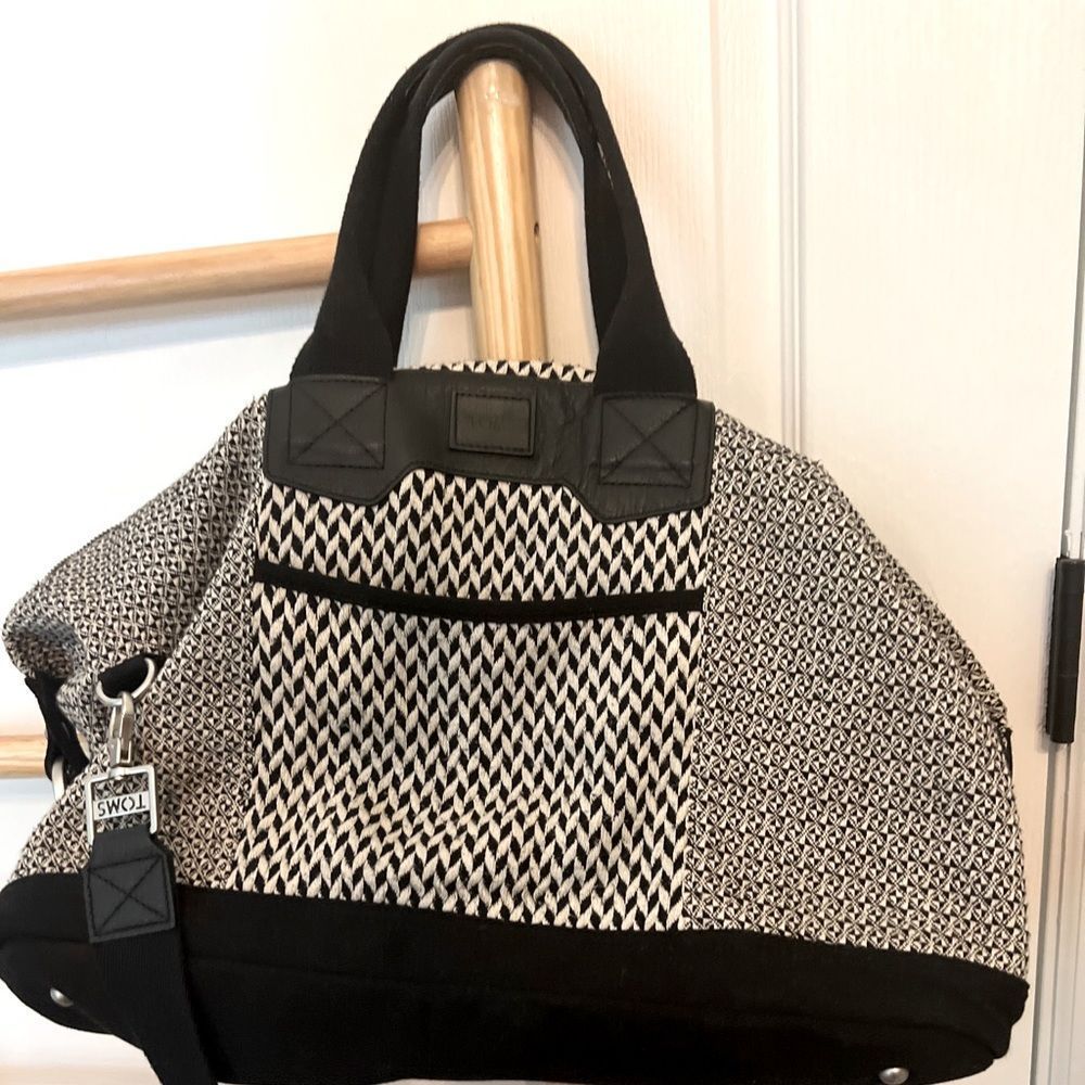 Tom’s Black and White Weekend Bag